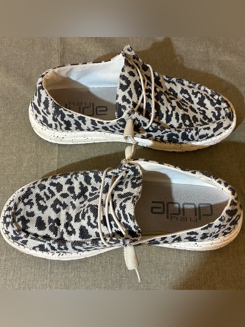 Hey Dude Wendy Woven Cheetah Grey Black Slip-On Sneakers Leopard Print Comfort 8 - Picture 4 of 8